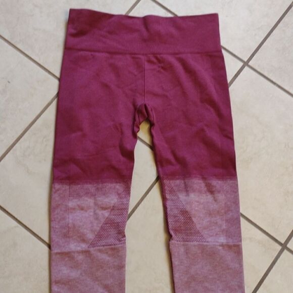 Lululemon pink leggings Seamless Street Crop Ombre purple to pink - Picture 8 of 13